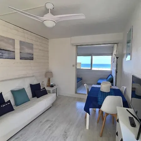 La De La Apartment