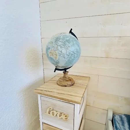 La De La * Leucate