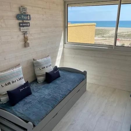 Apartment La De La